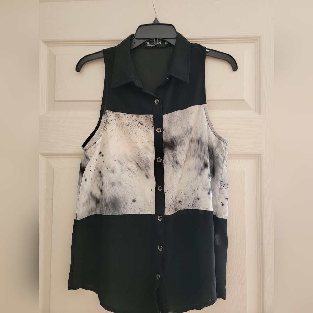 Evil Twin Sleeveless Button Up Collared Top - Size XS - Balck And White